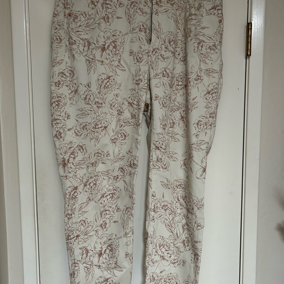 J Jill floral patterned jeans. Worn twice - Picture 1 of 1